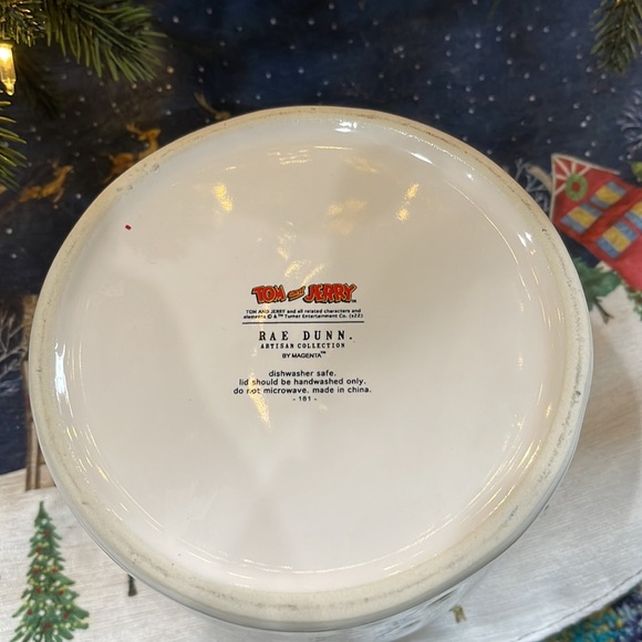 NWT Hard to Find - Rae Dunn Tom & Jerry Collection “BESTIES FOREVER”  Canister - Picture 5 of 9